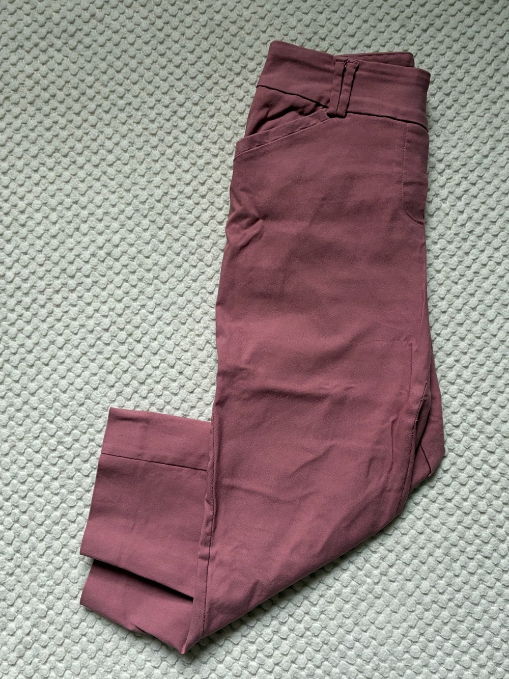 Reitmans Women's Mid-Rise Iconic Capri Pants - Pink